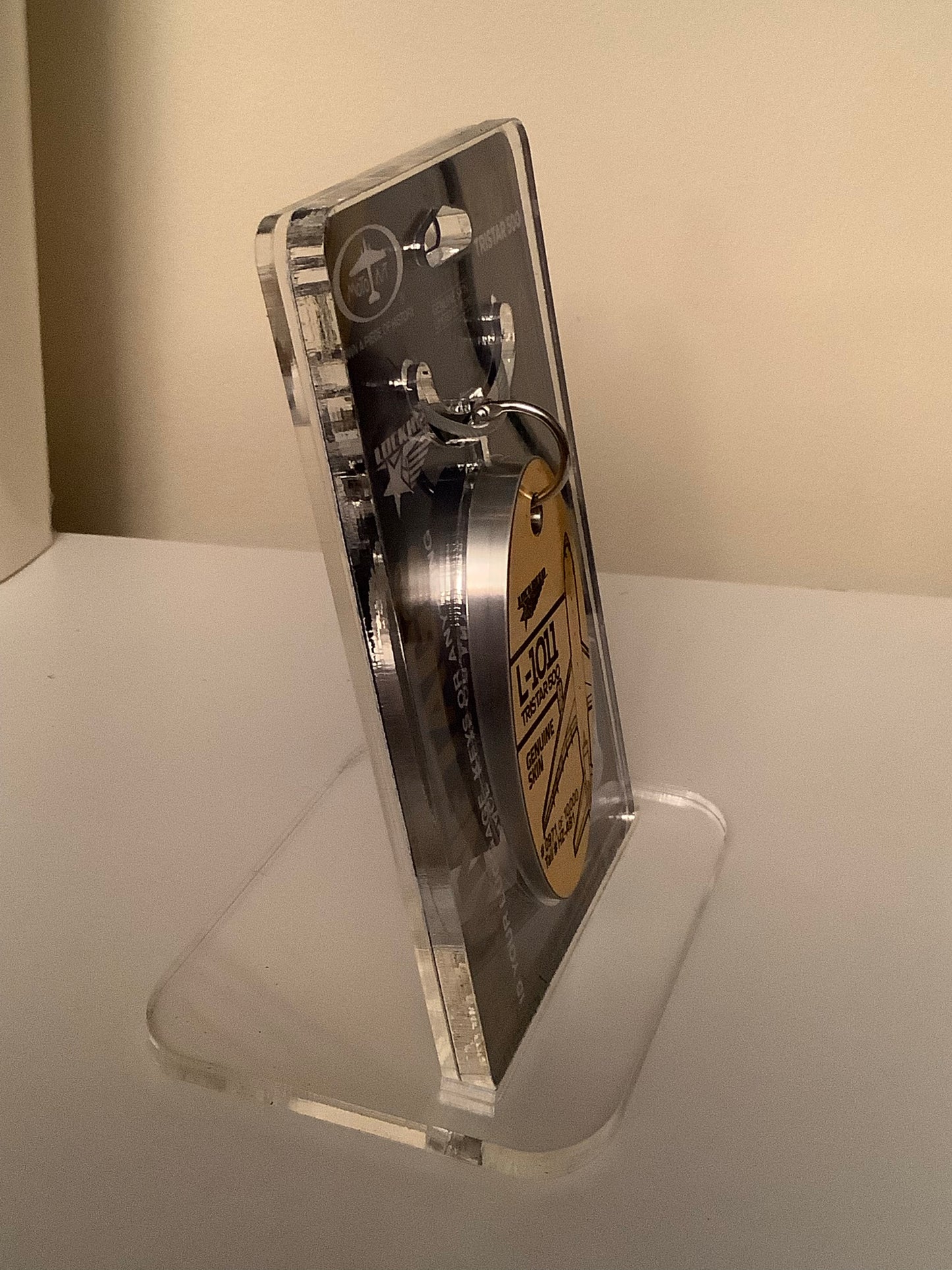 L-1011 Single Thick Tag Stand